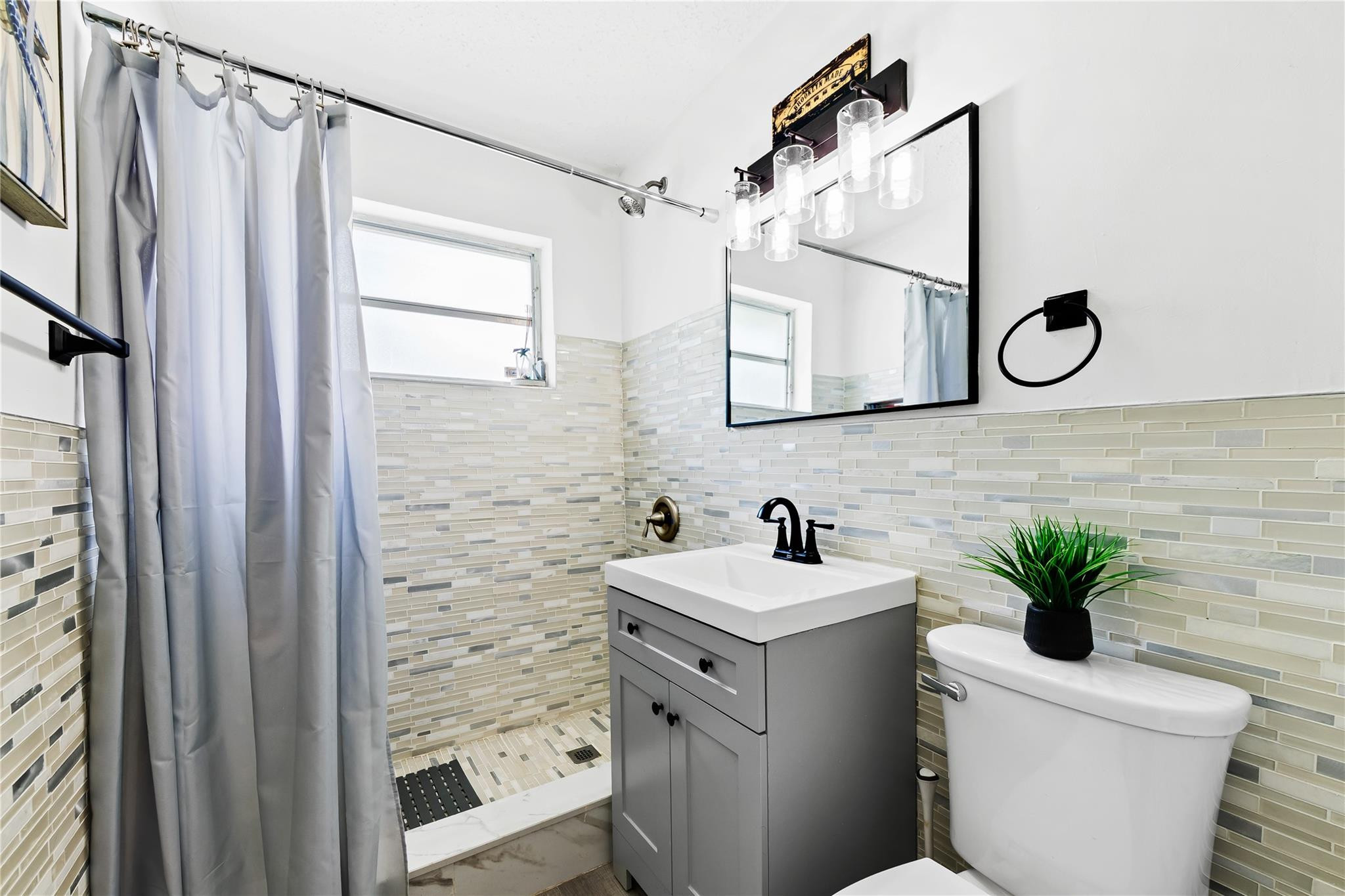 1357 Southwest 4th Terrace Pompano Beach, FL 33060 - Photo 12 of 25 Photo 12