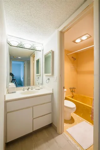 $3,000 | 3051 South Atlantic Avenue, Unit W040, Daytona Beach Shores, FL 32118