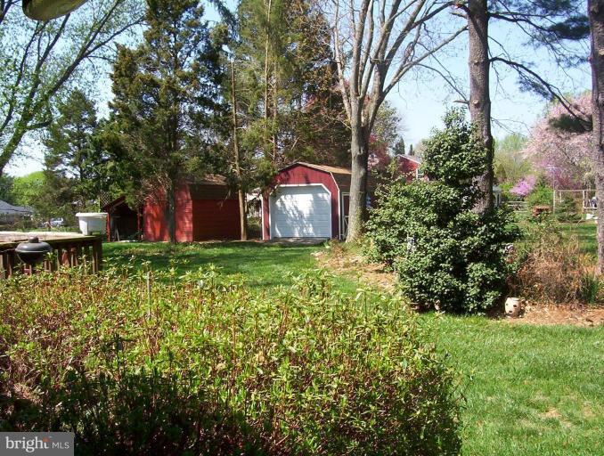 15904 Germantown Road Germantown, MD 20874 - Photo 4 of 22 ANOTHER VIEW OF THE REAR YARD