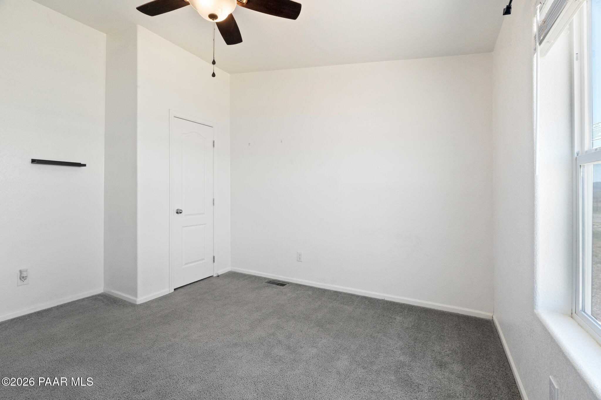 575 Ranch House Road Paulden, AZ 86334 - Photo 22 of 36 a view of an empty room