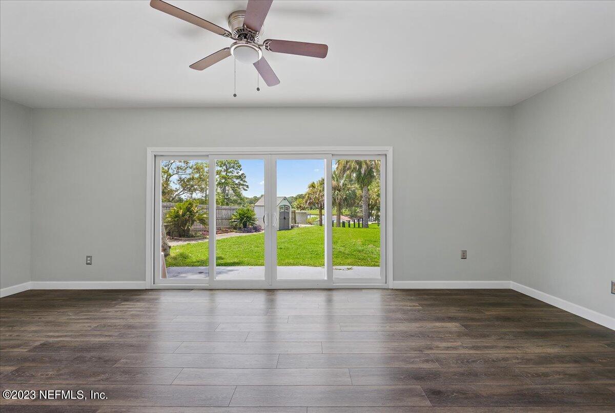 634 Bay Ridge Road Jacksonville, FL 32216 - Photo 14 of 27 15-Family Room