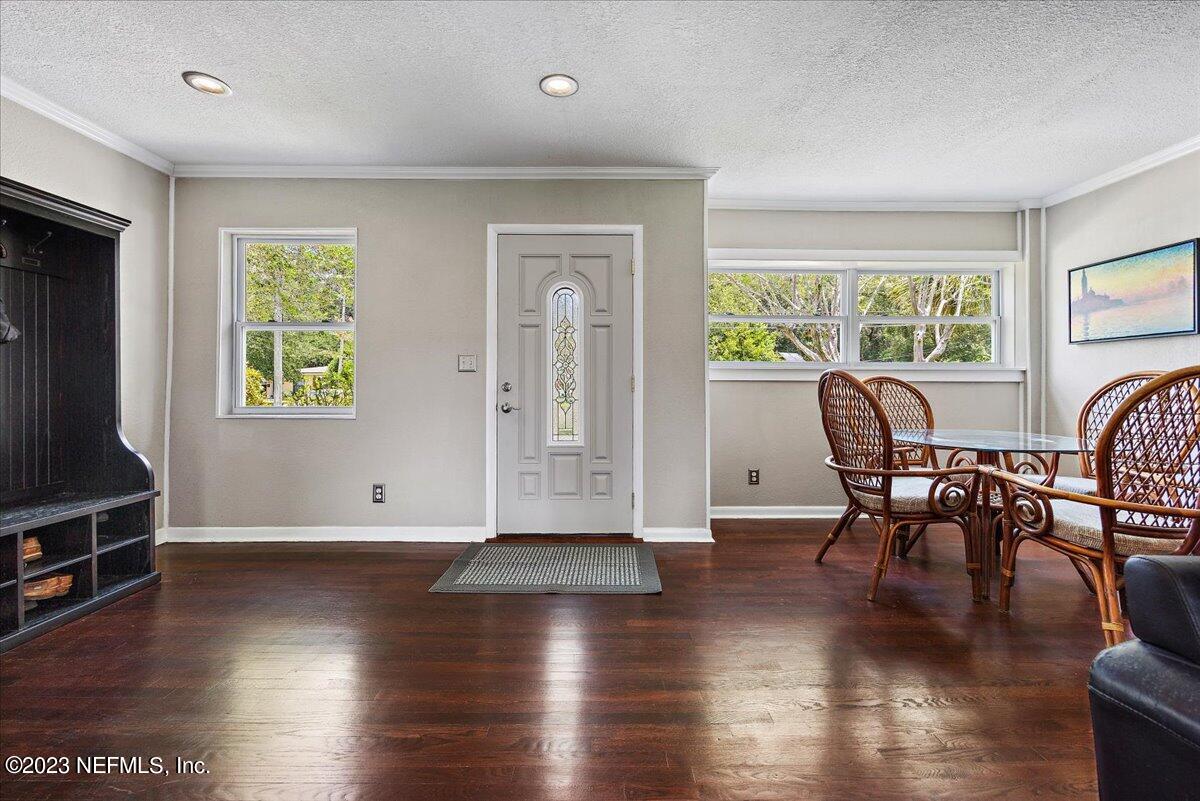 634 Bay Ridge Road Jacksonville, FL 32216 - Photo 3 of 27 03-Foyer