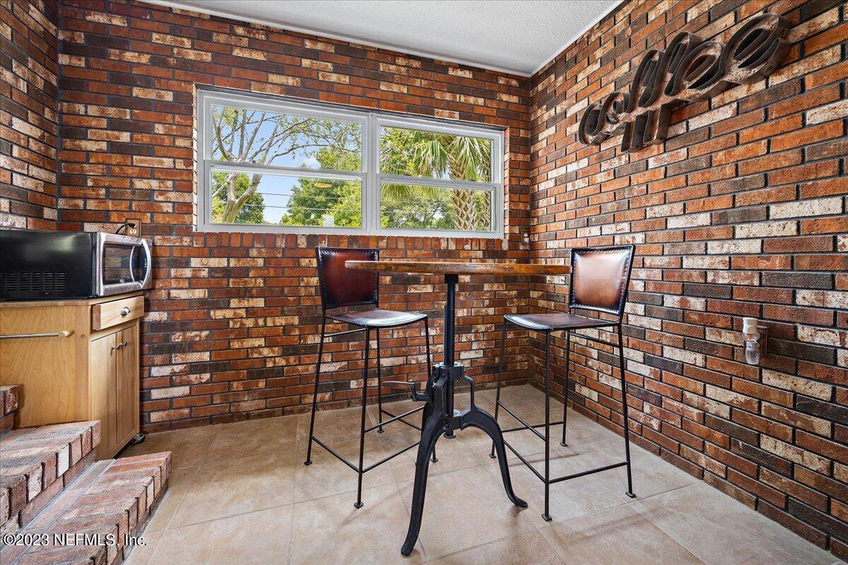 634 Bay Ridge Road Jacksonville, FL 32216 - Photo 8 of 27 09-Breakfast Area