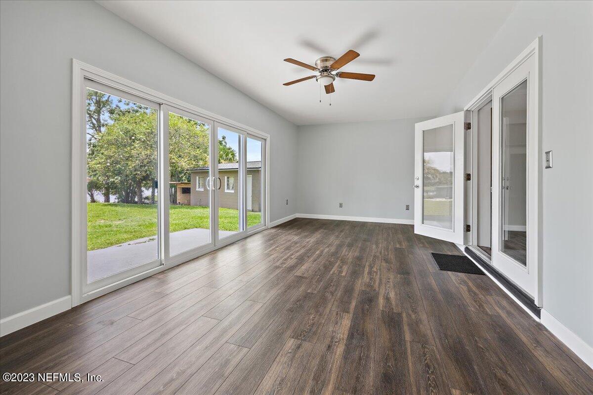 634 Bay Ridge Road Jacksonville, FL 32216 - Photo 9 of 27 10-Family Room