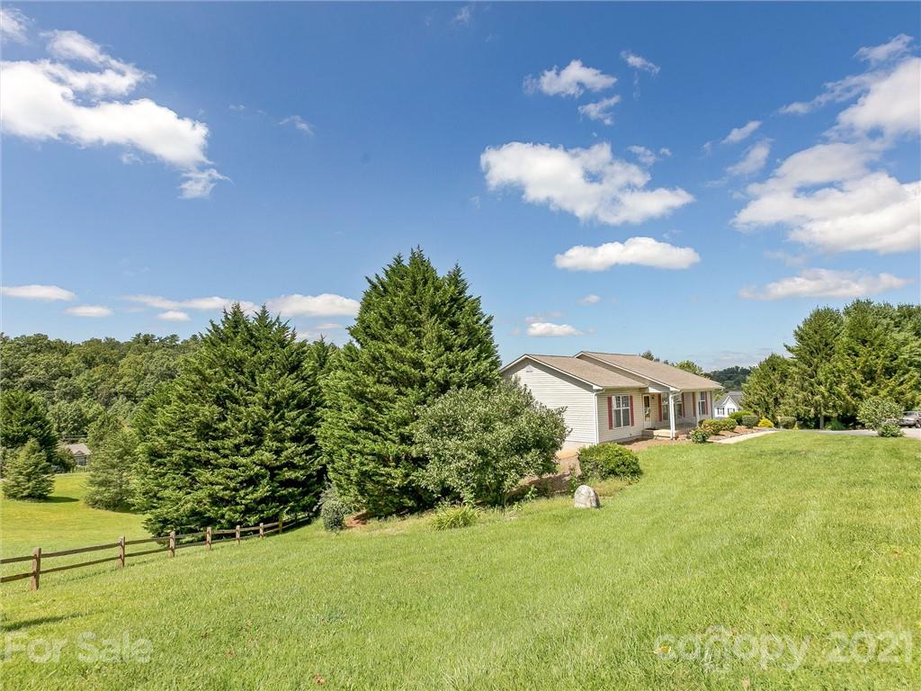 162 Kennedy Road Weaverville, NC 28787 - Photo 1 of 26 Gallery Image 1