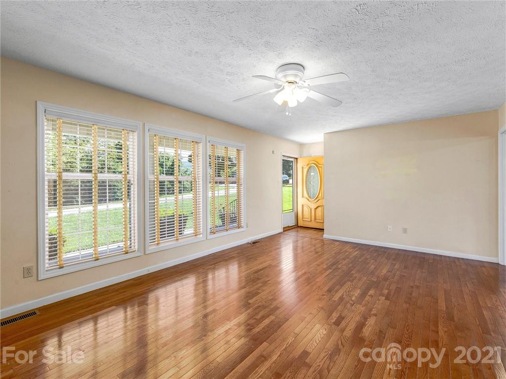 162 Kennedy Road Weaverville, NC 28787 - Photo 6 of 26 Gallery Image 6