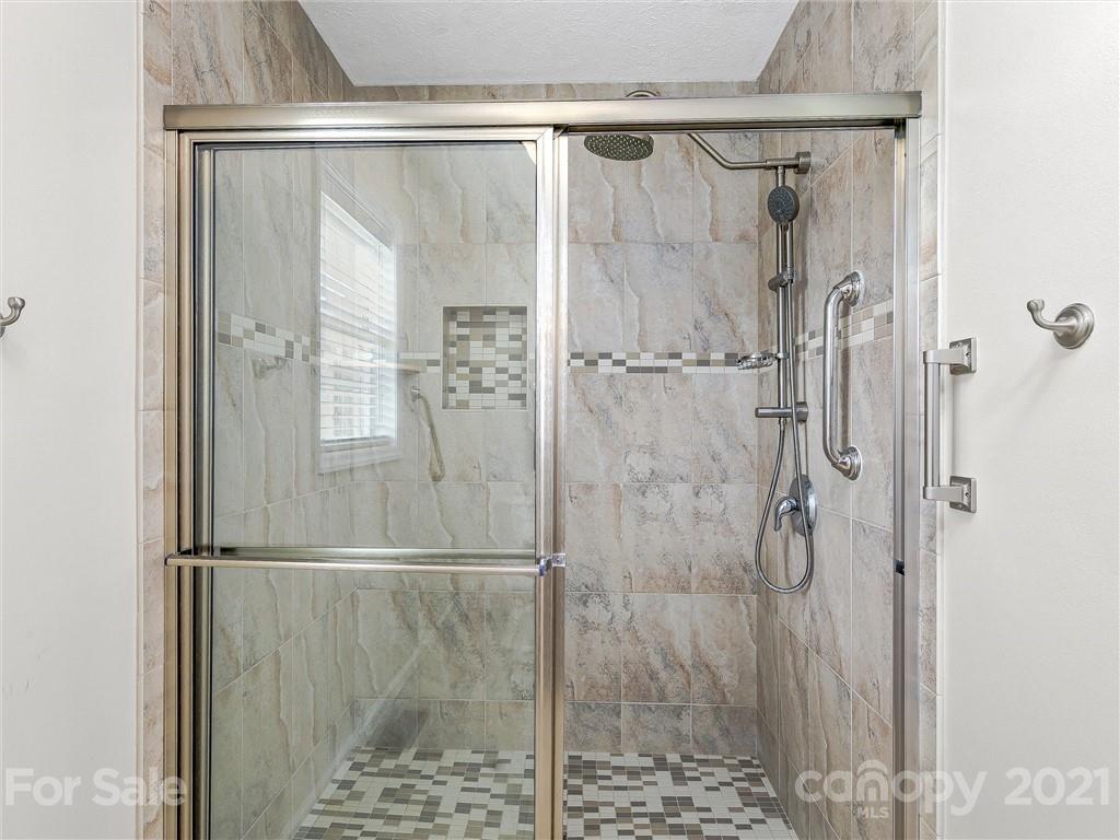 162 Kennedy Road Weaverville, NC 28787 - Photo 9 of 26 Gallery Image 9