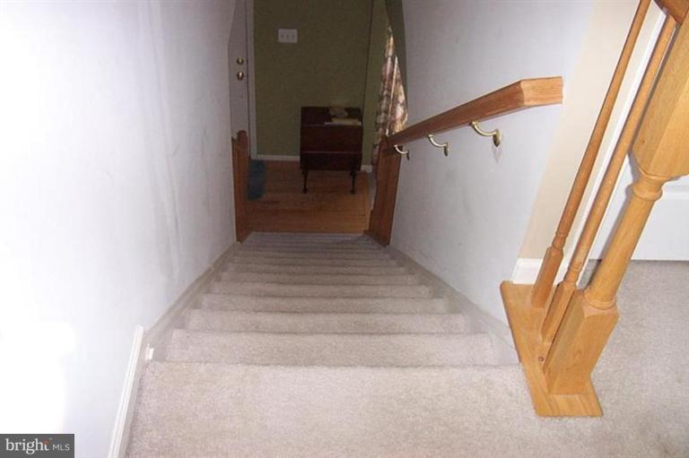 6321 Merle Way Elkridge, MD 21075 - Photo 5 of 17 Staircase