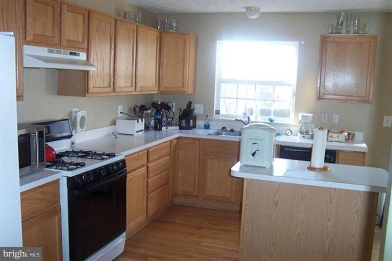 6321 Merle Way Elkridge, MD 21075 - Photo 7 of 17 Kitchen