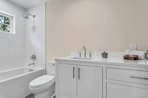 $2,499,000 | 285 Blue Marlin Drive, Southold, NY 11971