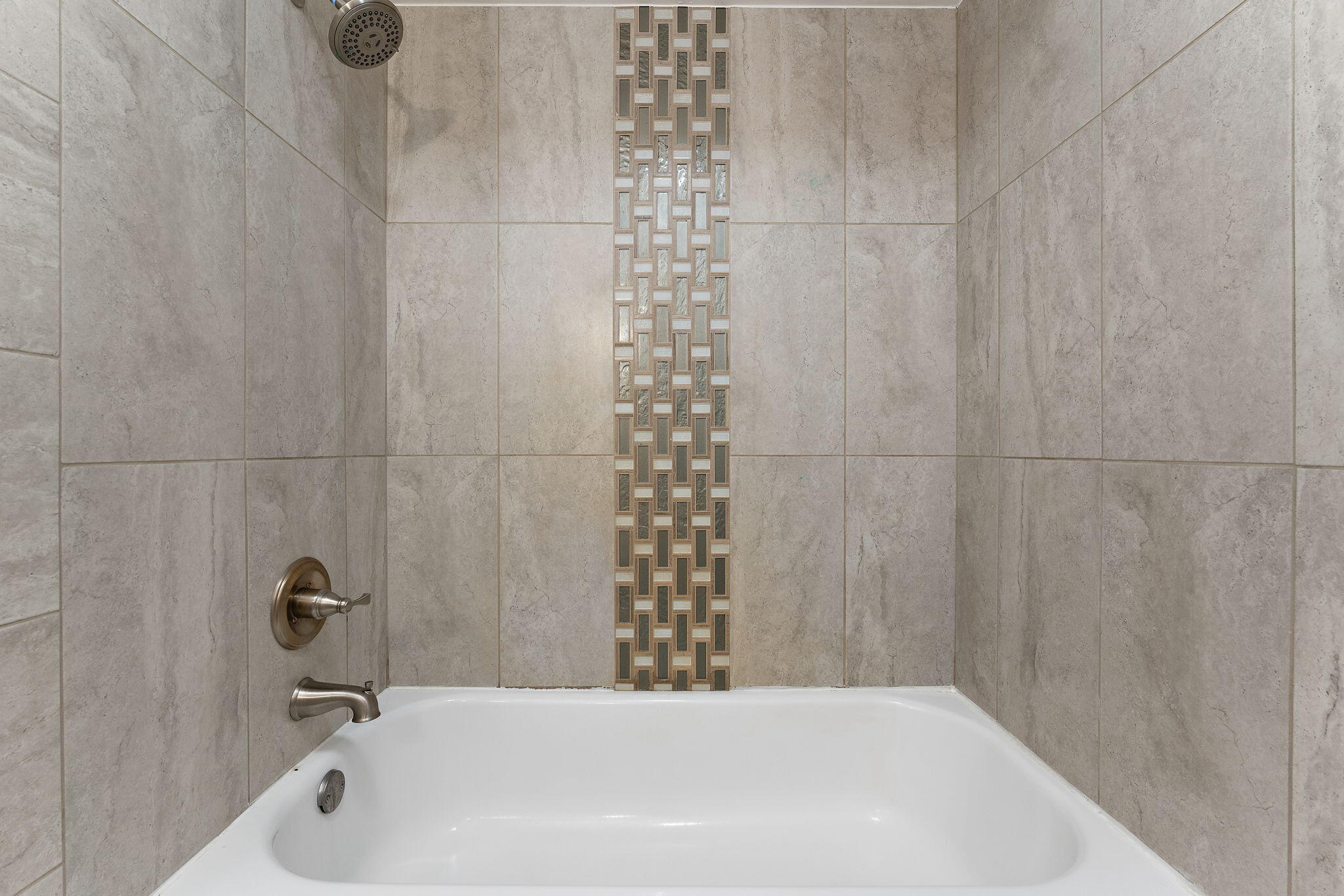 586 Fargo Road Westville, IN 46391 - Photo 14 of 40 a bathroom with a bathtub