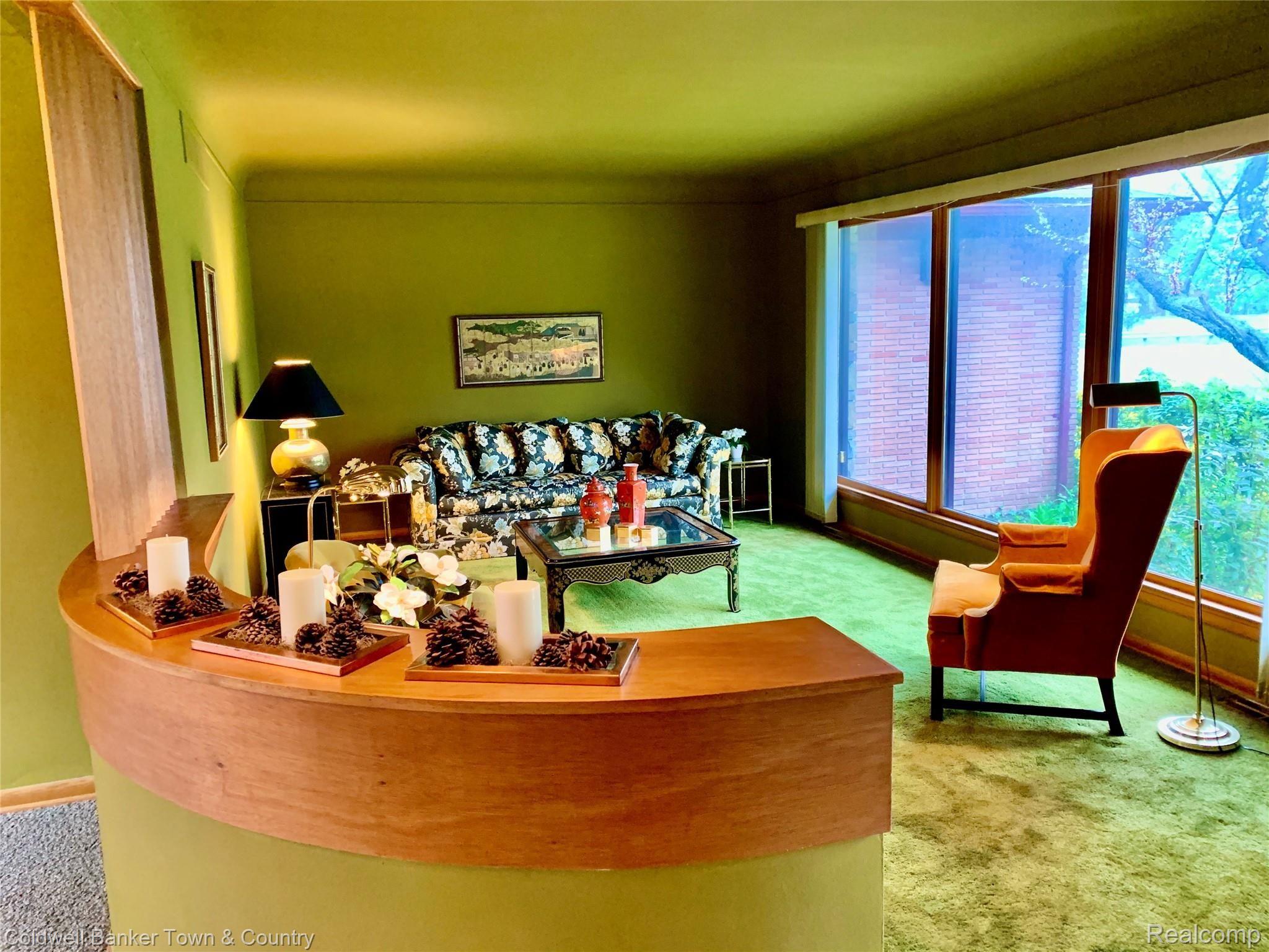 34330 Freedom Road Farmington, MI 48335 - Photo 13 of 45 Living Room