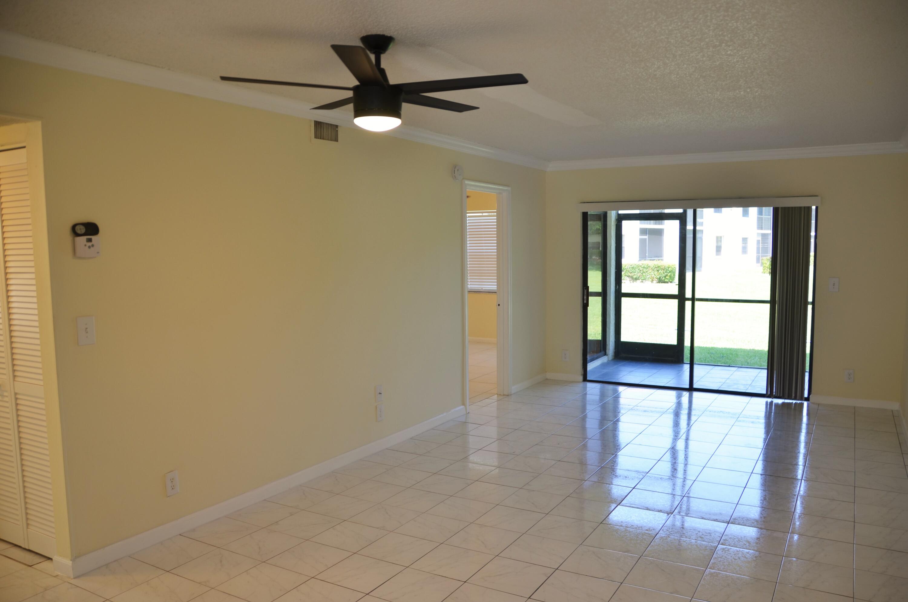 320 Norwood Terrace, Unit 113 Boca Raton, FL 33431 - Photo 5 of 44 DSC_6909
