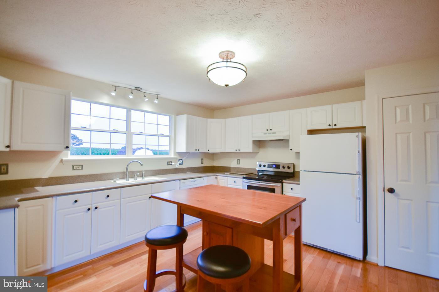 8073 Summit Point Road Charles Town, WV 25414 - Photo 9 of 68