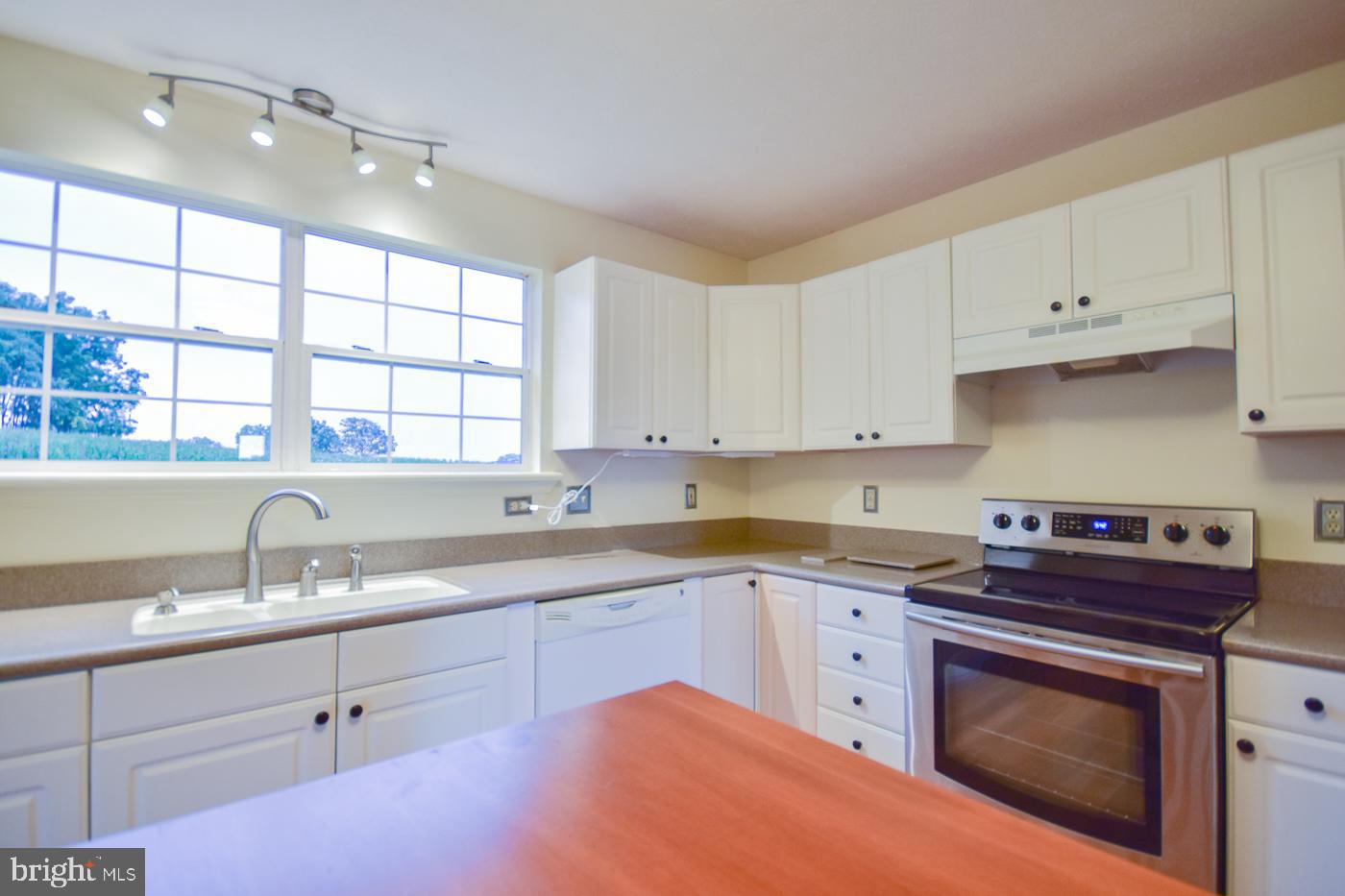 8073 Summit Point Road Charles Town, WV 25414 - Photo 10 of 68