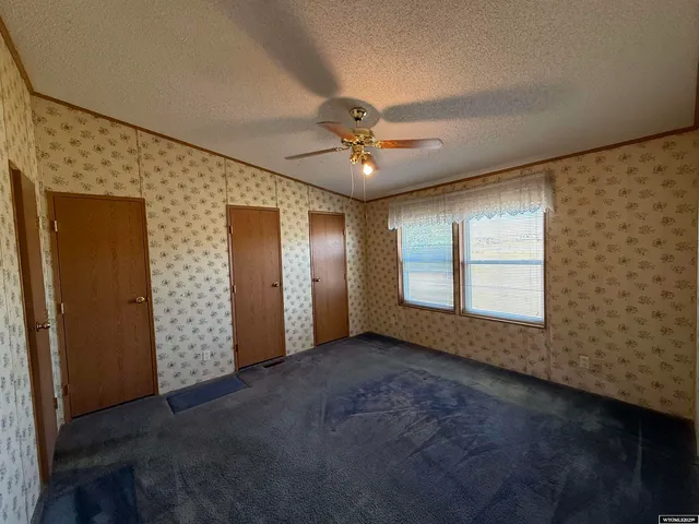 $220,000 | 2546 Highway 20, Worland, WY 82401