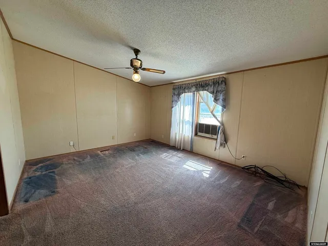 $220,000 | 2546 Highway 20, Worland, WY 82401