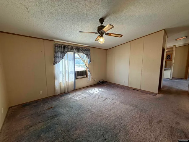 $220,000 | 2546 Highway 20, Worland, WY 82401