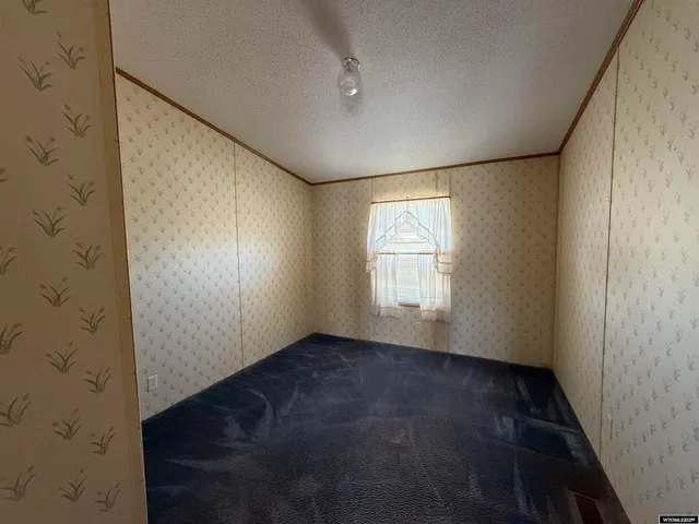 $220,000 | 2546 Highway 20, Worland, WY 82401