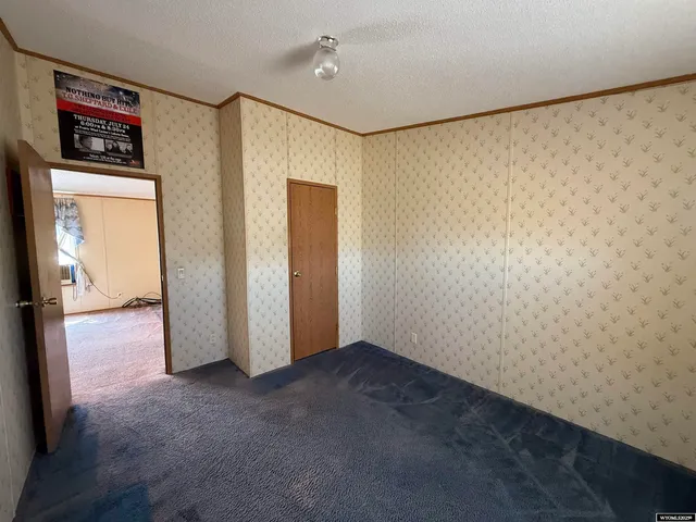 $220,000 | 2546 Highway 20, Worland, WY 82401