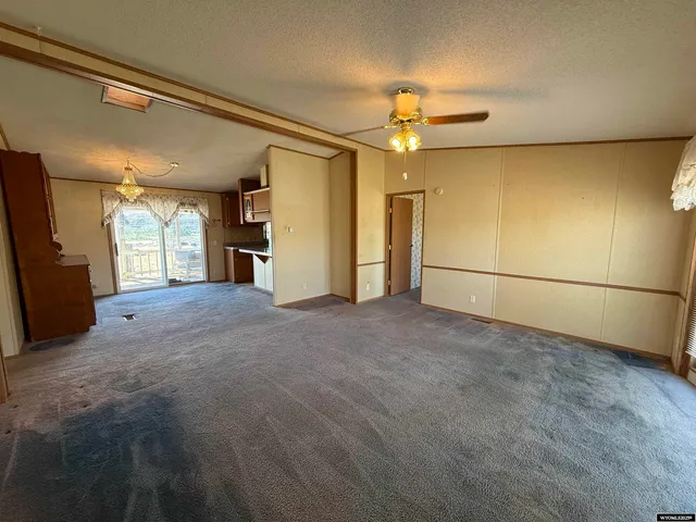 $220,000 | 2546 Highway 20, Worland, WY 82401