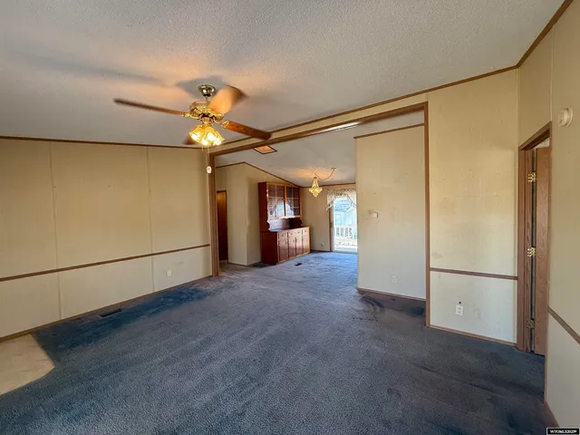 $220,000 | 2546 Highway 20, Worland, WY 82401