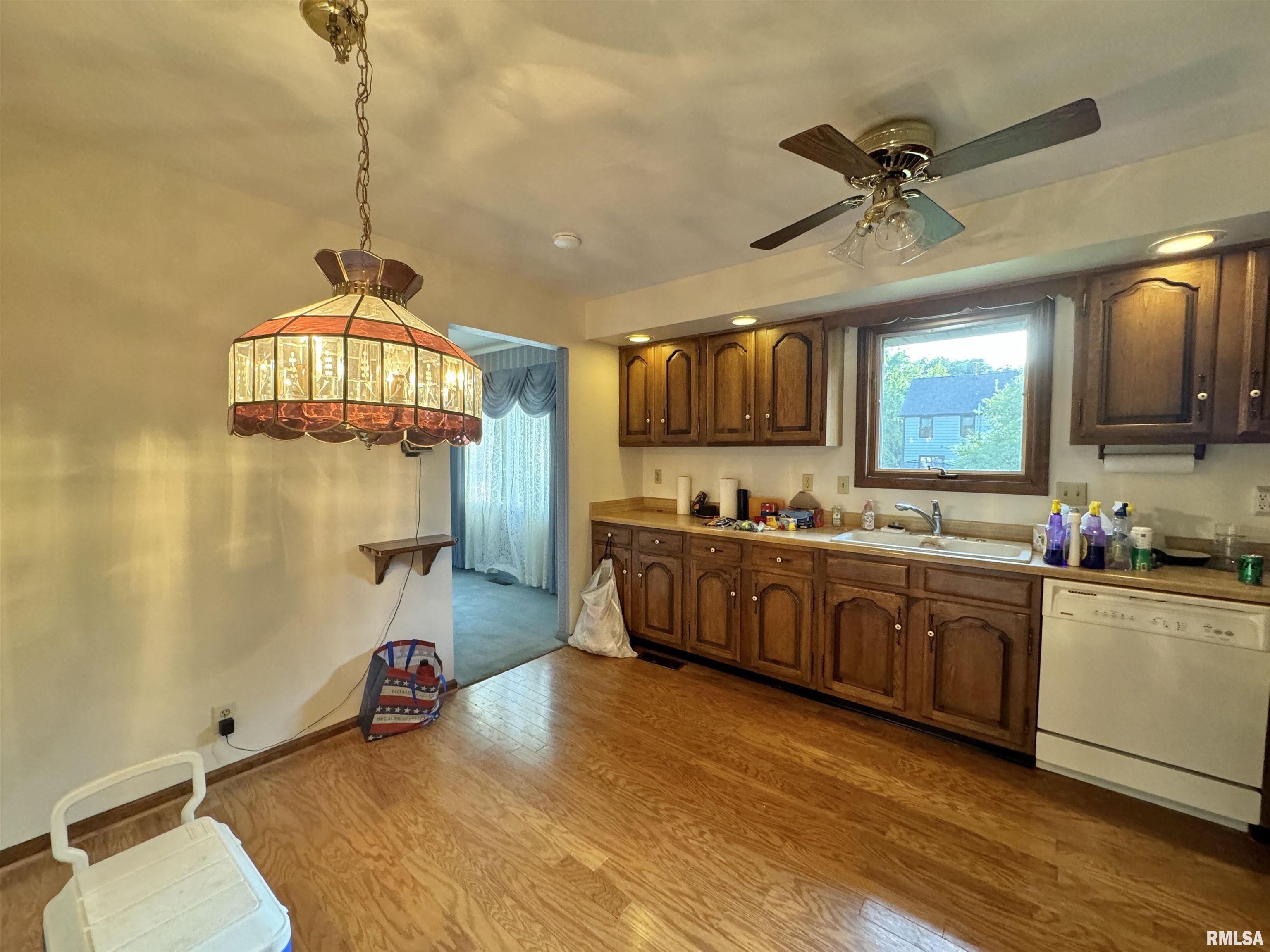 6515 North Camelot Road Peoria, IL 61615 - Photo 8 of 21 Gallery Image 8