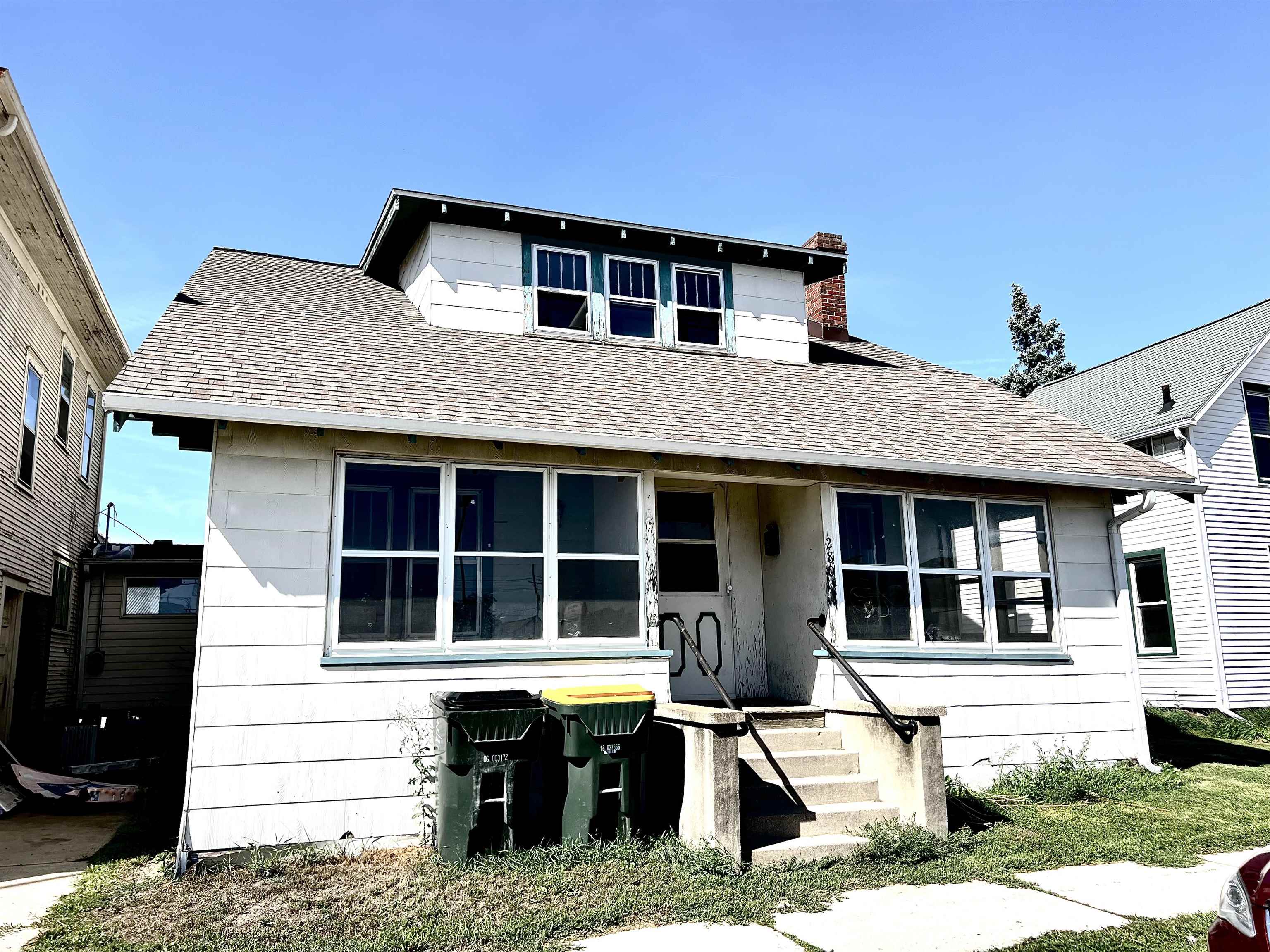 280 West Seminary St  