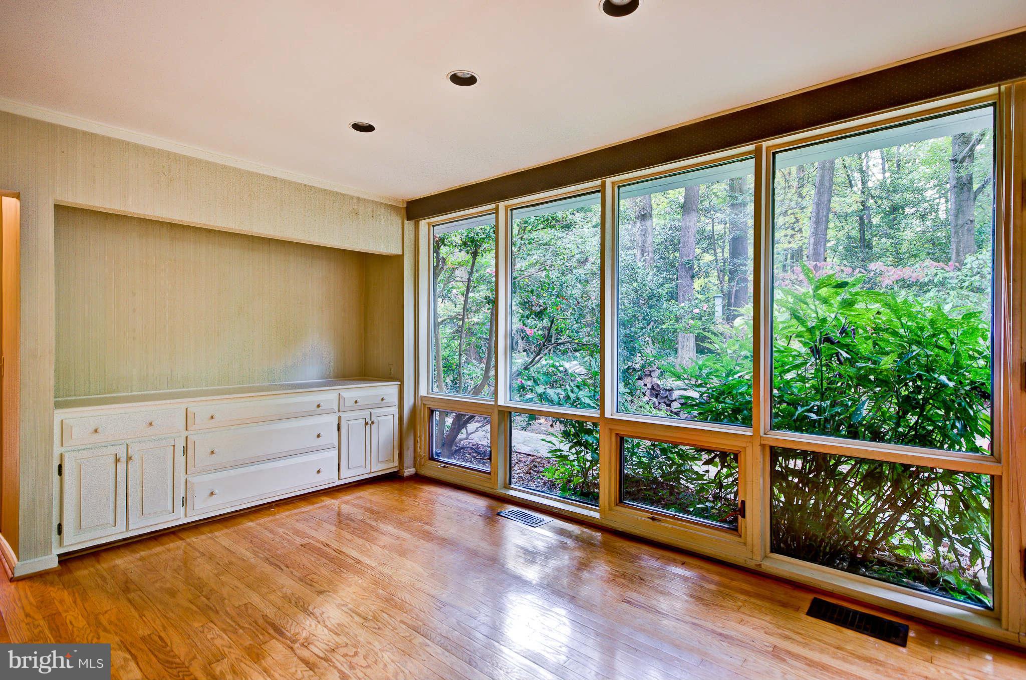 7308 Stafford Road Alexandria, VA 22307 - Photo 17 of 30 a room with window