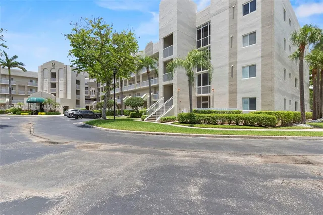 $249,900 | 7727 Southampton Terrace, Unit 412, Tamarac, FL 33321