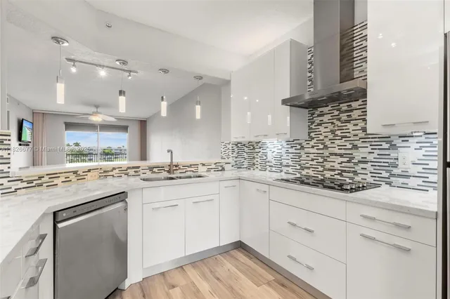 $249,900 | 7727 Southampton Terrace, Unit 412, Tamarac, FL 33321