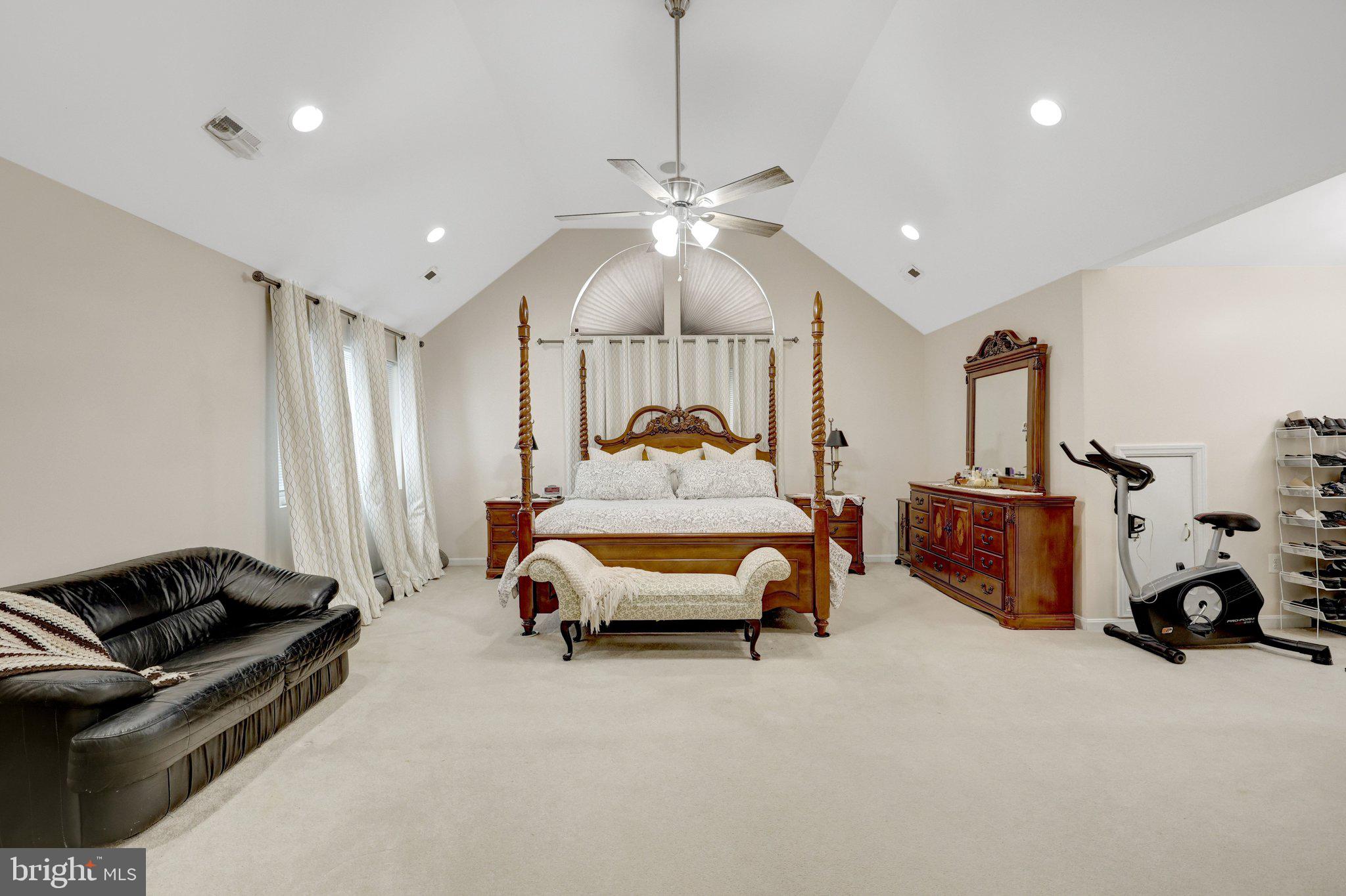 226 Talahi Road Southeast Vienna, VA 22180 - Photo 18 of 42 Gallery Image 18