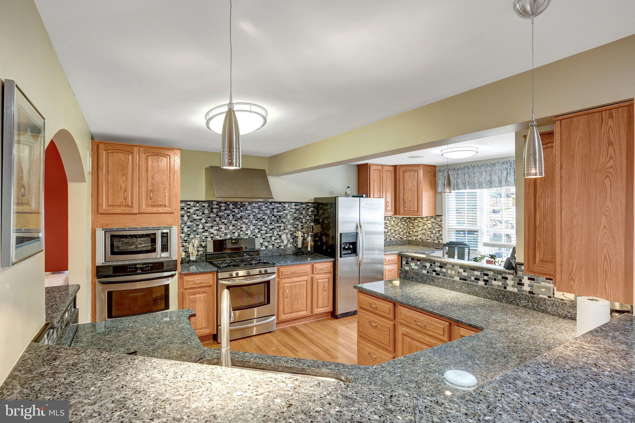 226 Talahi Road Southeast Vienna, VA 22180 - Photo 4 of 42 Gallery Image 4