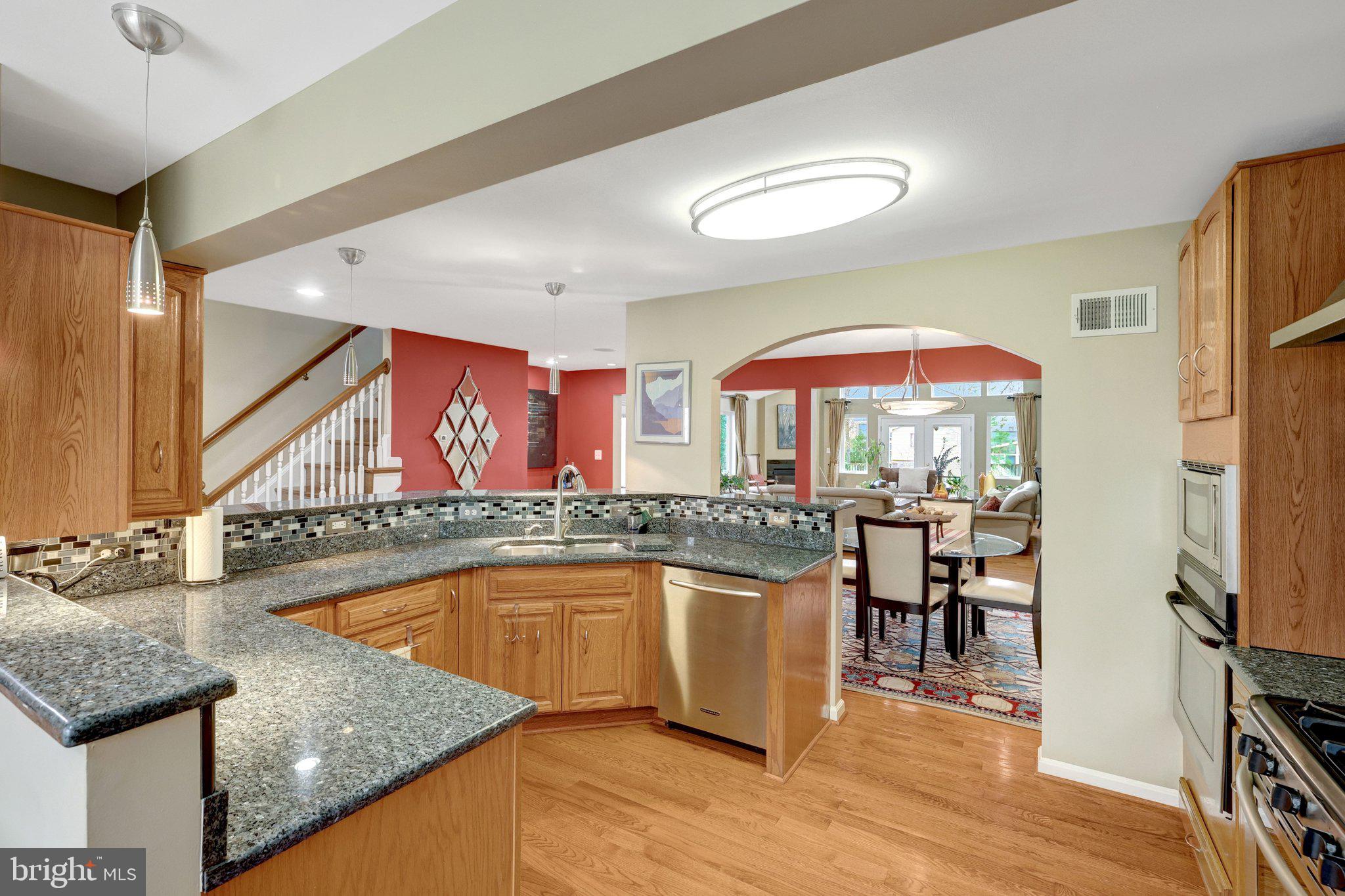 226 Talahi Road Southeast Vienna, VA 22180 - Photo 7 of 42 Gallery Image 7