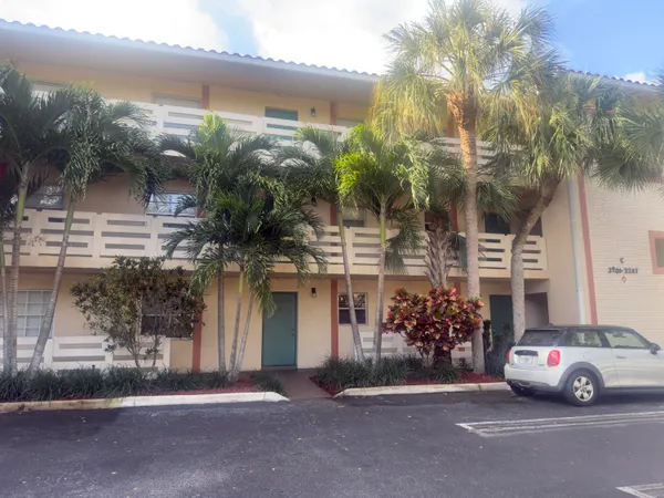 $2,000 | 3213 Northwest 103rd Terrace, Unit 107C, Coral Springs, FL 33065