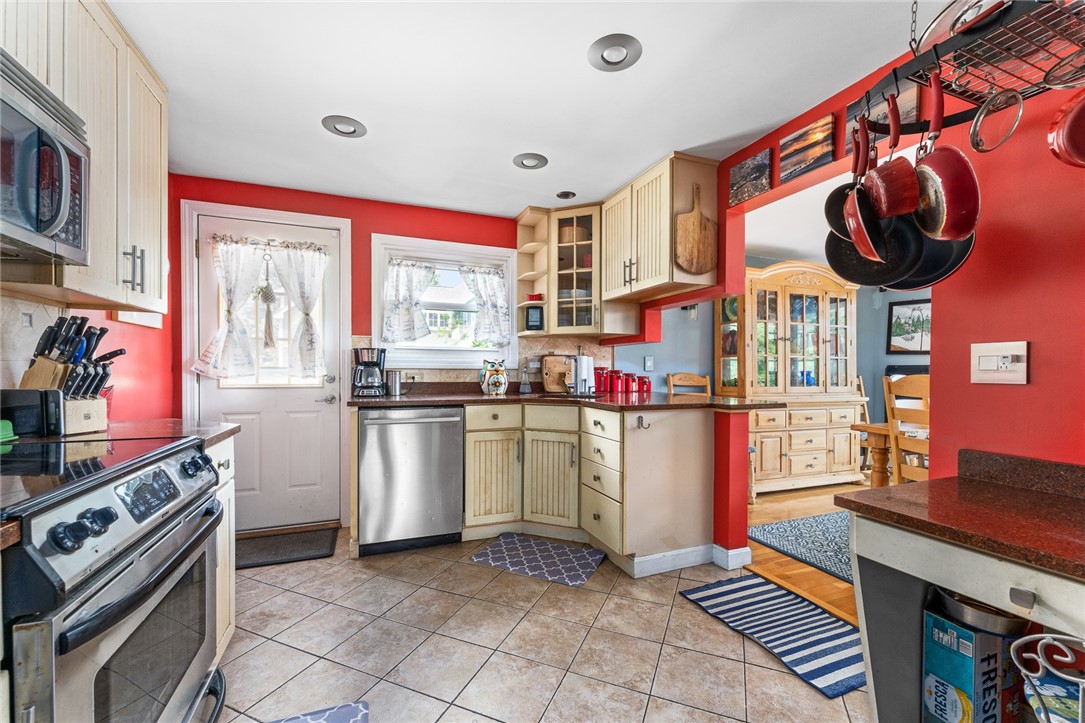 27 Sowams Road Barrington, RI 02806 - Photo 12 of 30