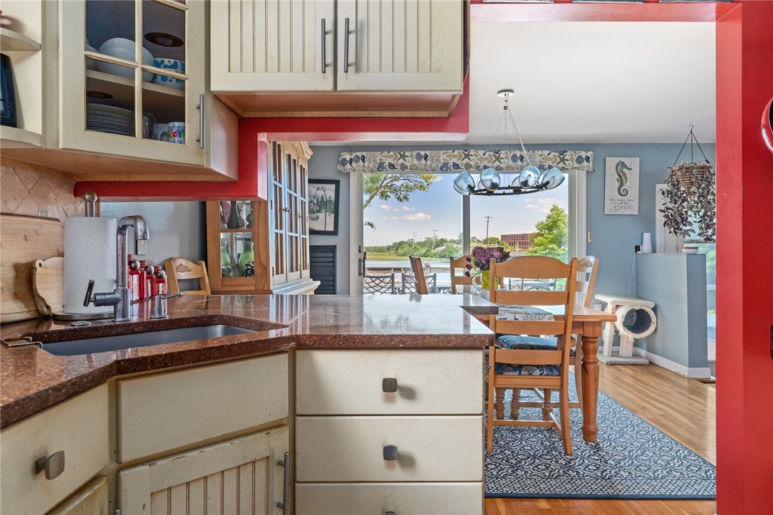 27 Sowams Road Barrington, RI 02806 - Photo 14 of 30
