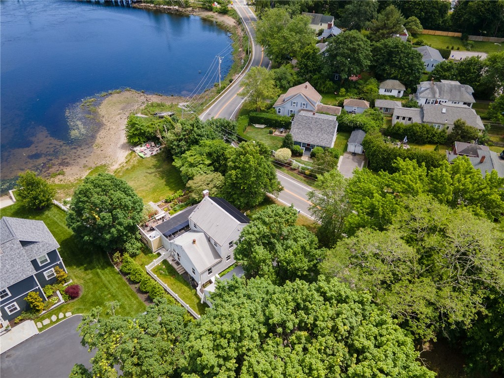 27 Sowams Road Barrington, RI 02806 - Photo 10 of 30