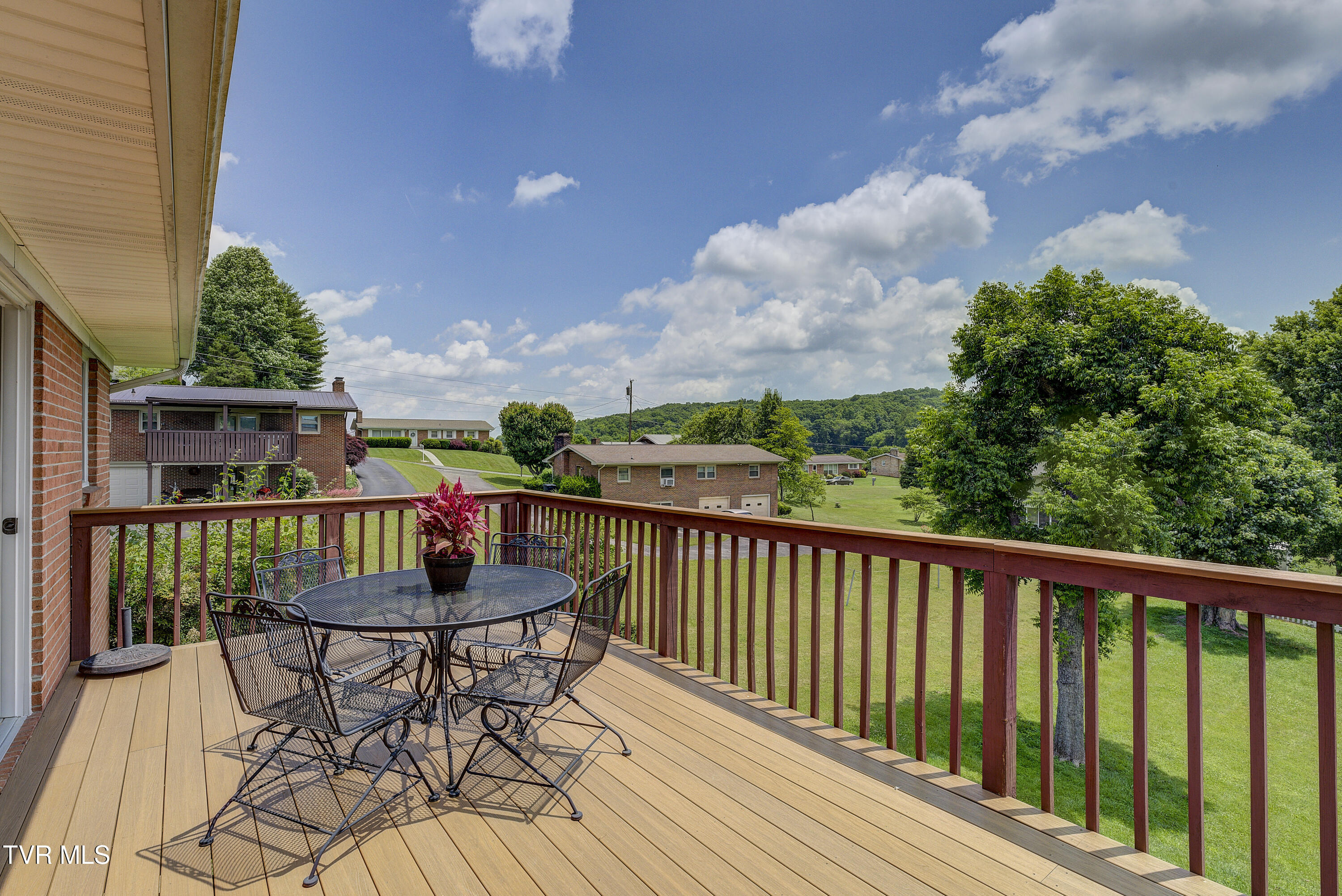 296 Redstone Drive Bluff City, TN 37618 - Photo 11 of 39 Redstone-34