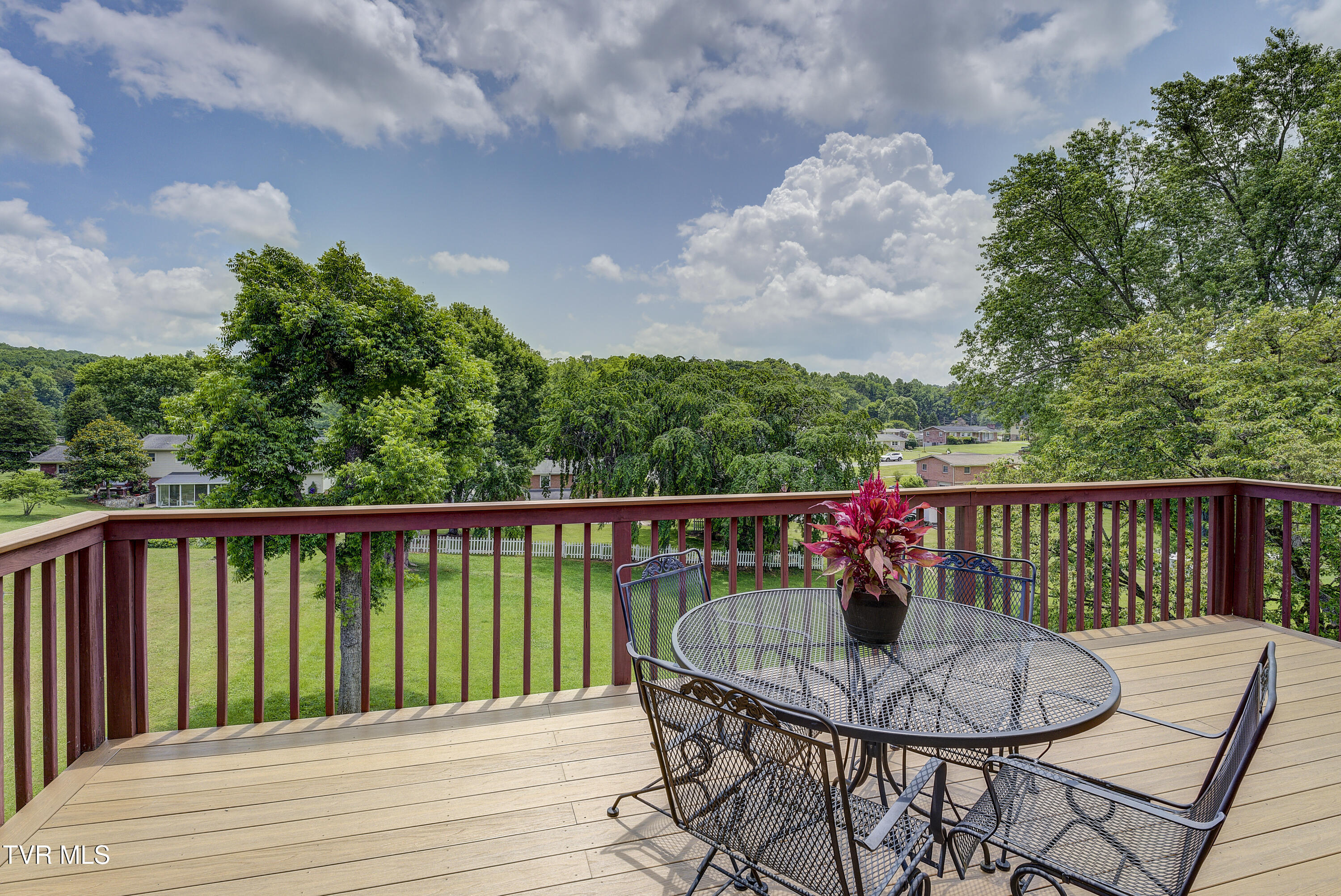 296 Redstone Drive Bluff City, TN 37618 - Photo 12 of 39 Redstone-33