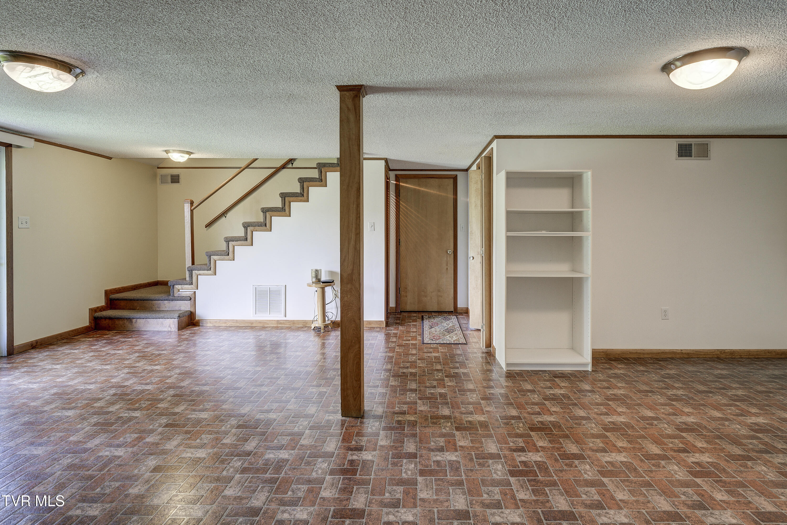 296 Redstone Drive Bluff City, TN 37618 - Photo 16 of 39 Redstone-29