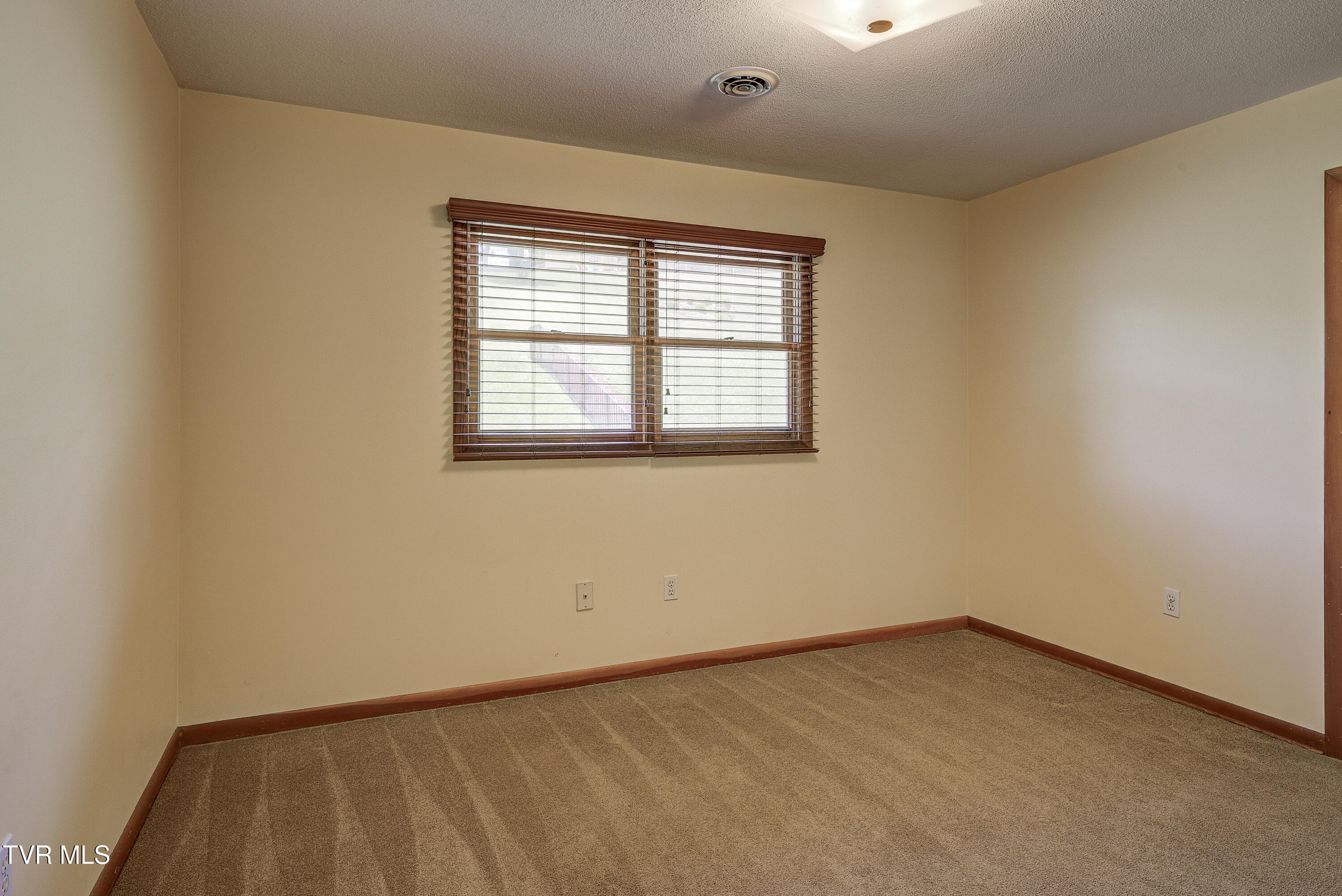 296 Redstone Drive Bluff City, TN 37618 - Photo 29 of 39 Redstone-14