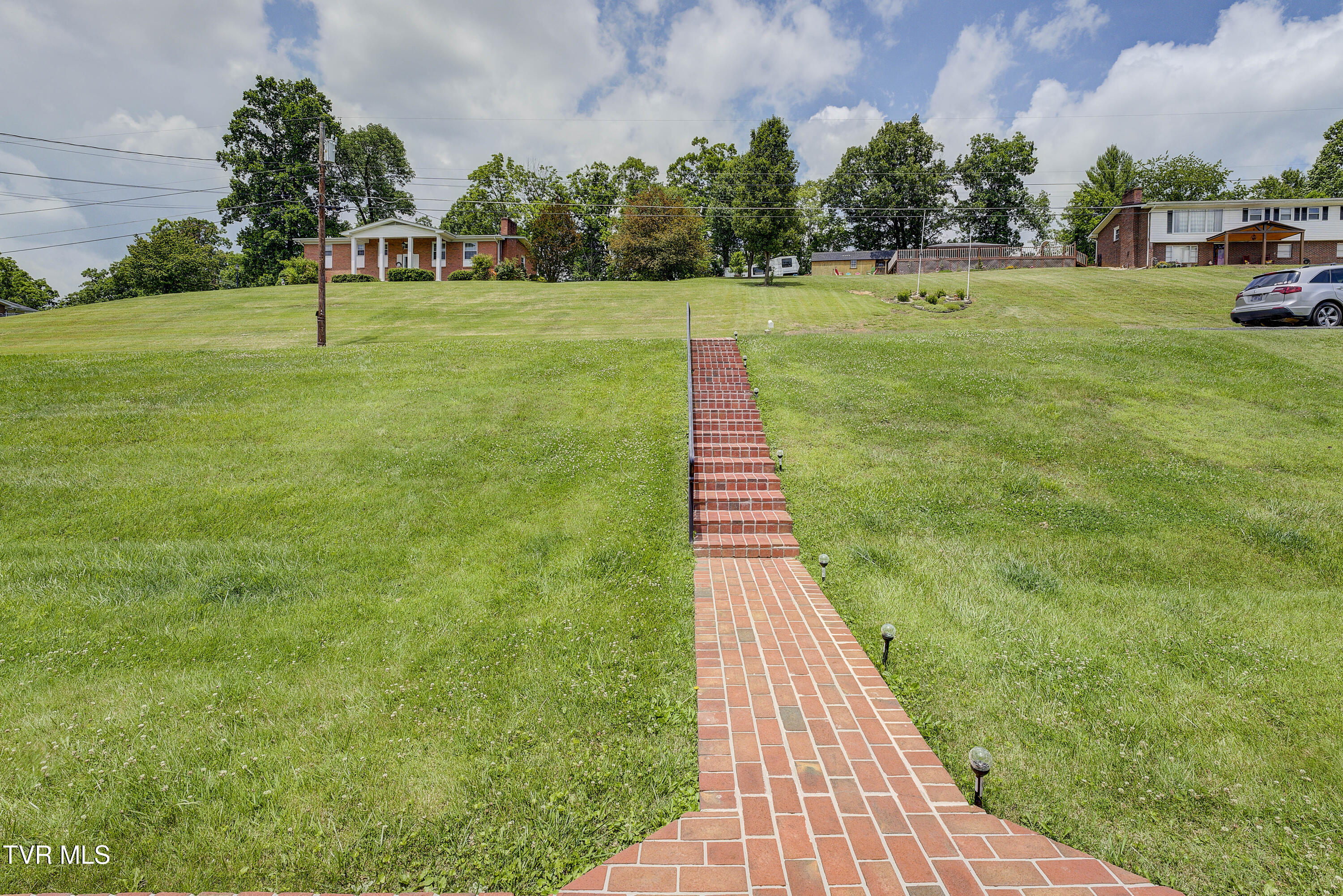 296 Redstone Drive Bluff City, TN 37618 - Photo 10 of 39 Redstone-35