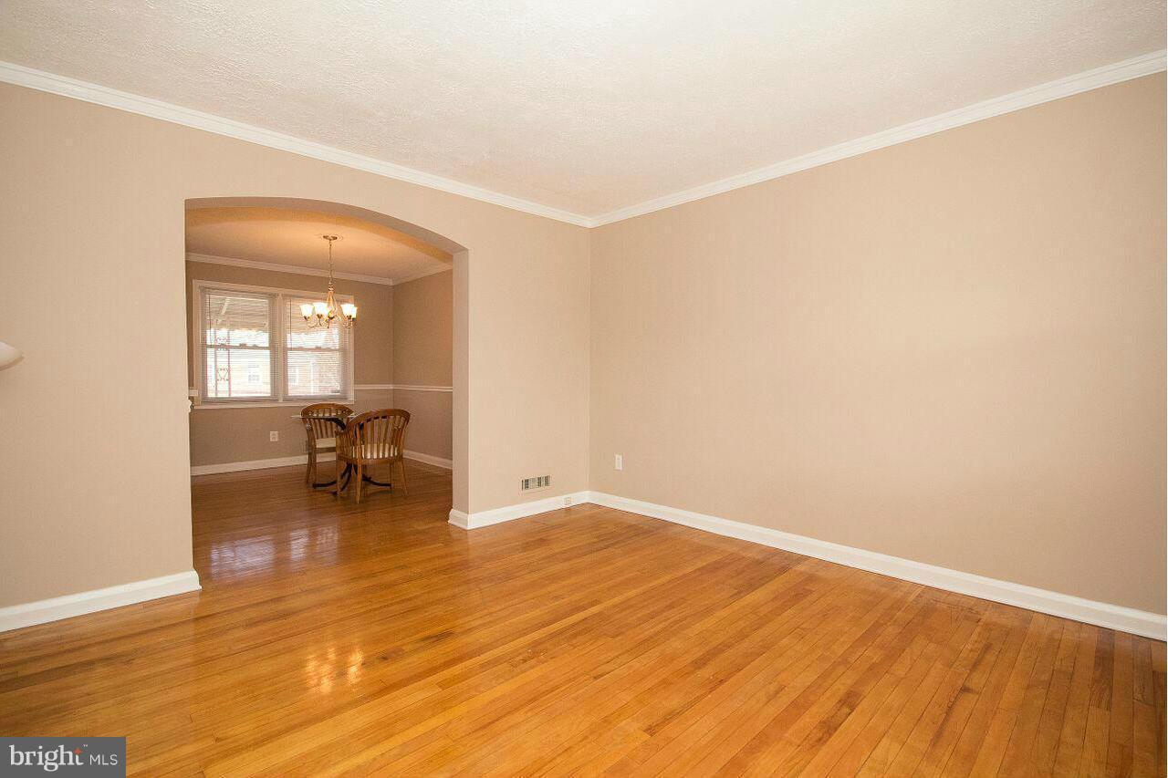 1713 Northview Road Baltimore, MD 21234 - Photo 8 of 26 Living Room
