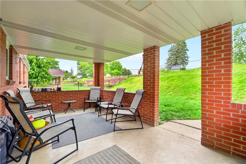 344 Lincoln Hall Road Elizabeth, PA 15037 - Photo 17 of 44