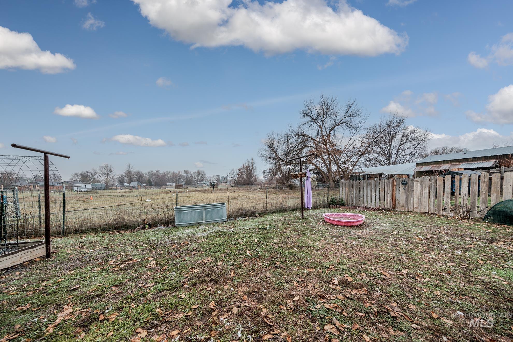 1165 Pioneer Road Weiser, ID 83672 - Photo 4 of 24 View of yard