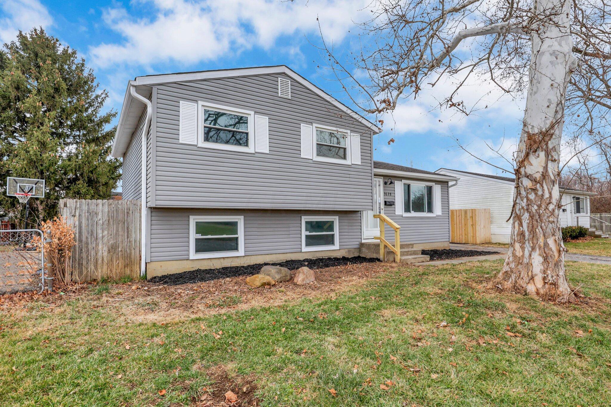 3628 Arnsby Road Columbus, OH 43232 - Photo 4 of 41 4-web-or-mls-0N4A6033