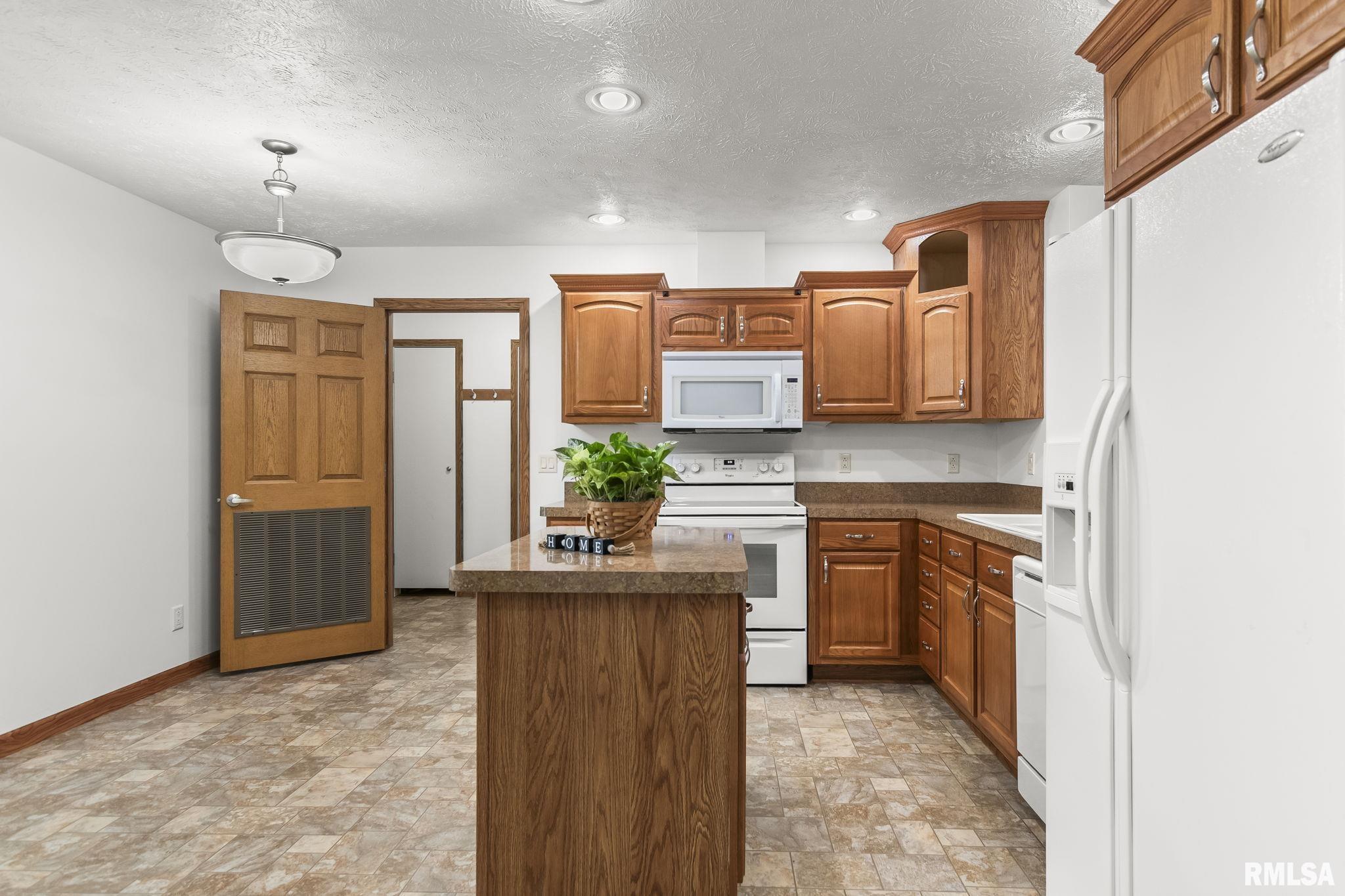 2800 Vía Rosso, Unit 146 Springfield, IL 62703 - Photo 6 of 33
