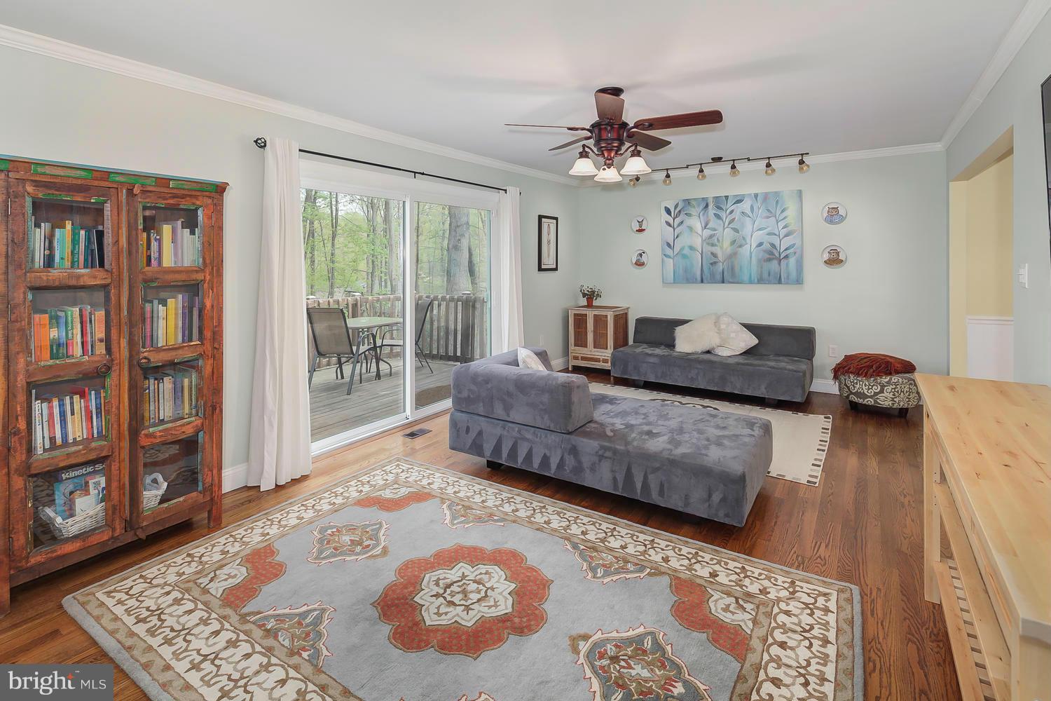 2421 Pony Lane Reston, VA 20191 - Photo 11 of 29 Living Room