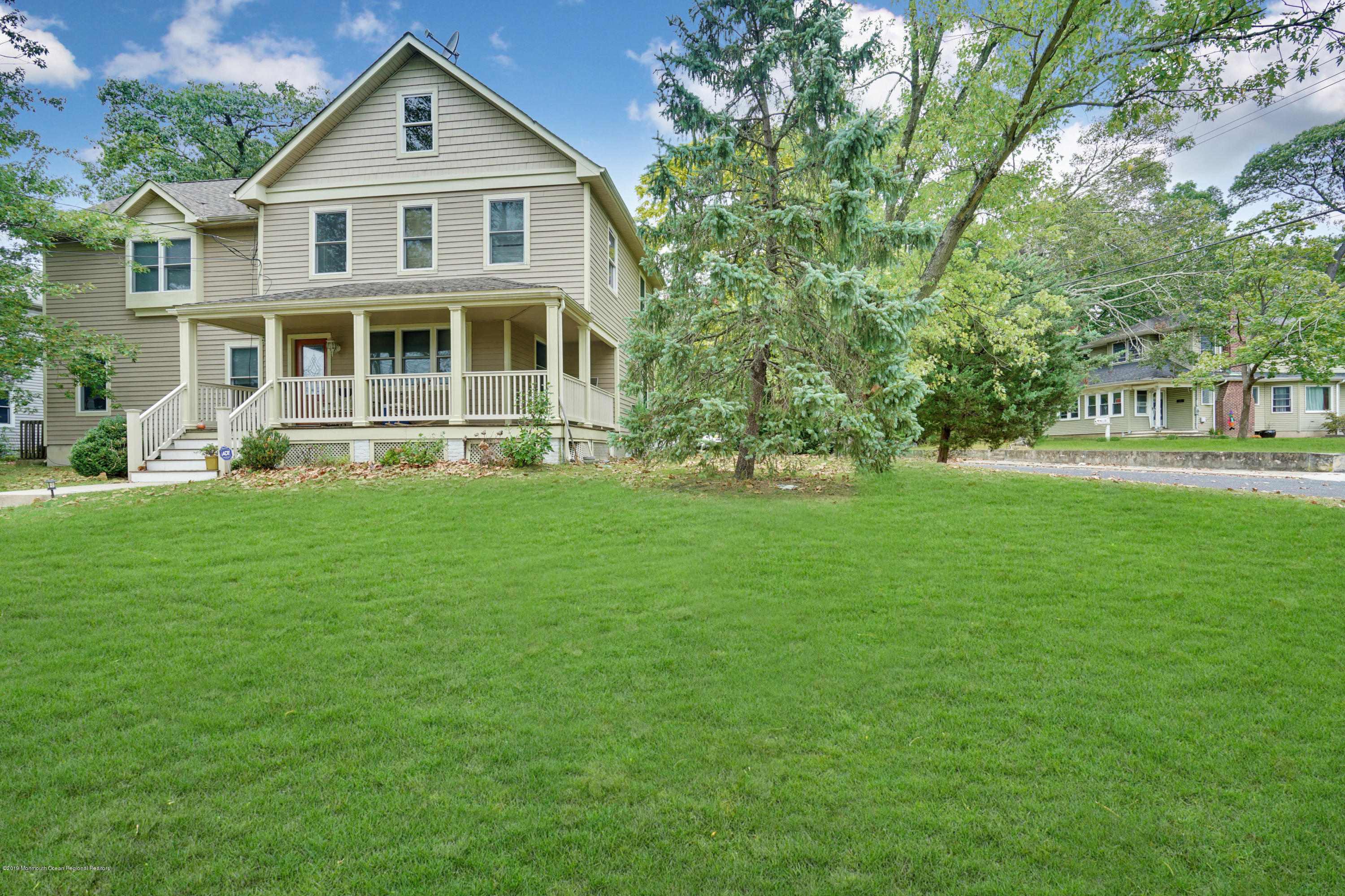 323 Wells Avenue Oakhurst, NJ 07755 - Photo 3 of 57 003_dsc07590-dsc07594_1